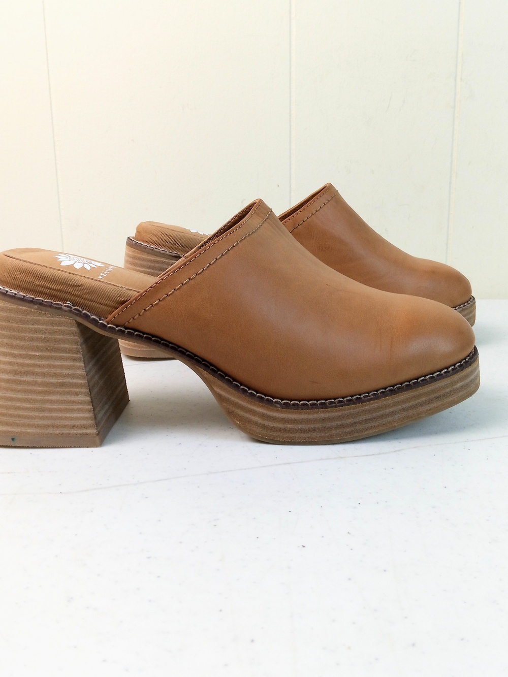 Tan Leather Open-Back Clog Block Heels Women Size 7.5 Yellow Box Mule